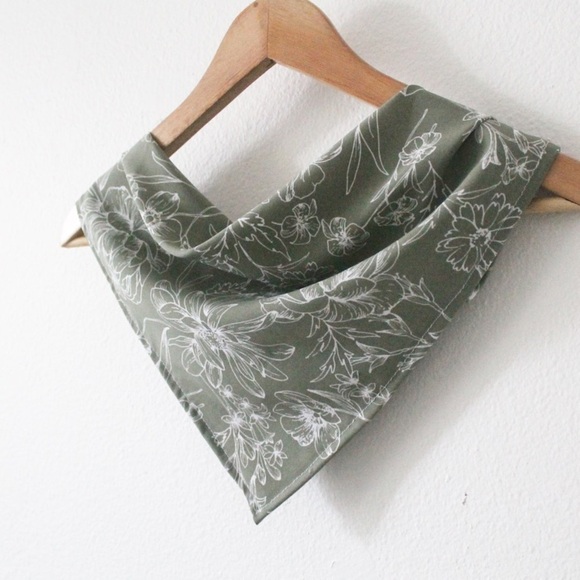 NWT Handmade Floral 18” x 18” Hair Scarf main image 8